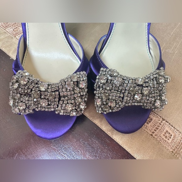 💜Betsey Johnson Purple Rhinestone Heels 💜 - Picture 2 of 9